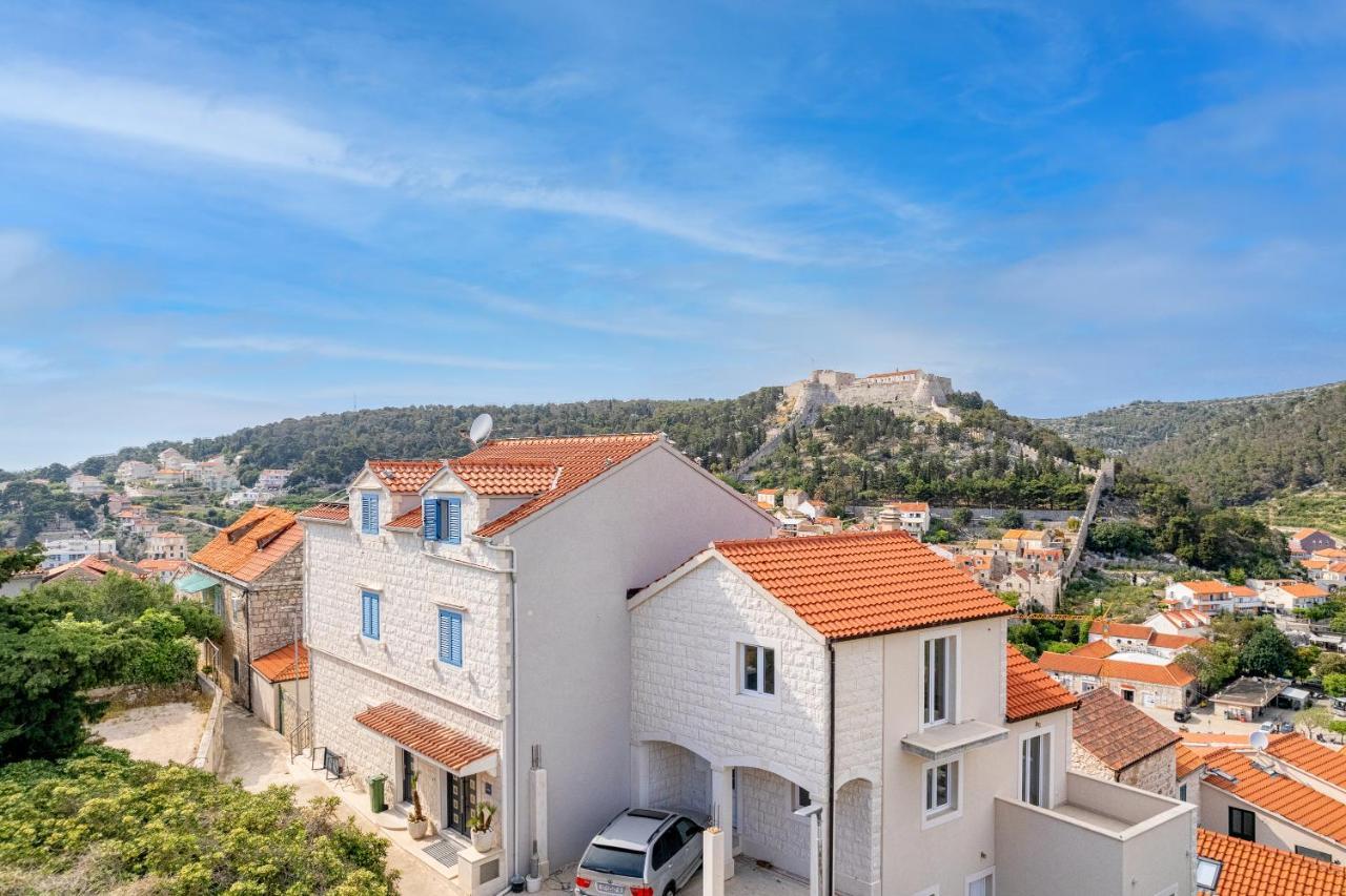 Villa Capitis In The Center- Luxury Apartment With Swimming Pool Хвар Екстер'єр фото