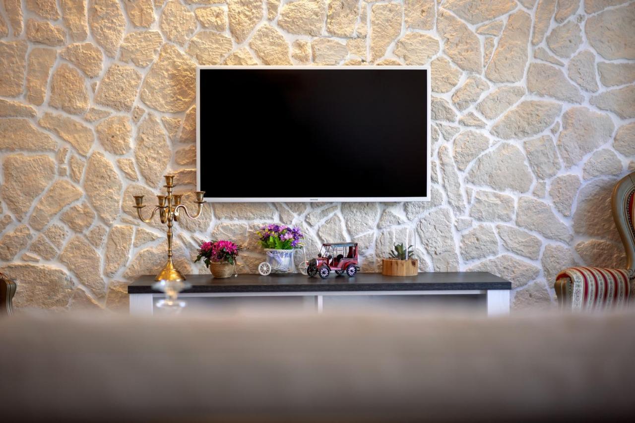 Villa Capitis In The Center- Luxury Apartment With Swimming Pool Хвар Екстер'єр фото