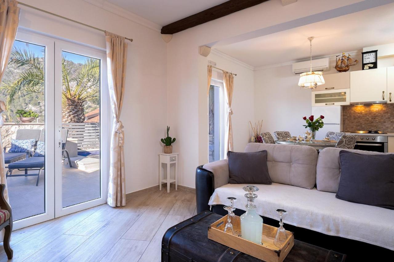 Villa Capitis In The Center- Luxury Apartment With Swimming Pool Хвар Екстер'єр фото