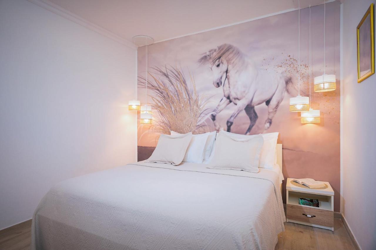 Villa Capitis In The Center- Luxury Apartment With Swimming Pool Хвар Екстер'єр фото
