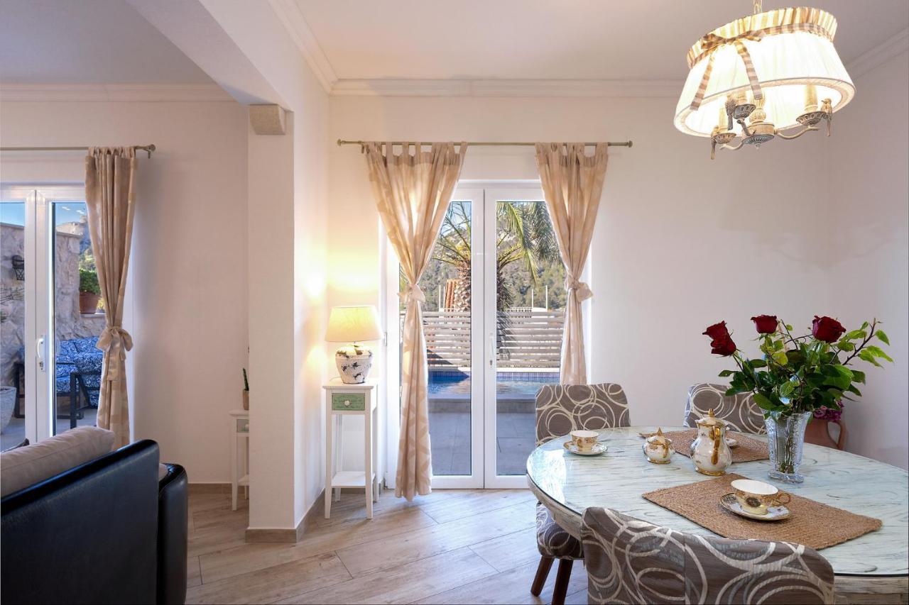 Villa Capitis In The Center- Luxury Apartment With Swimming Pool Хвар Екстер'єр фото
