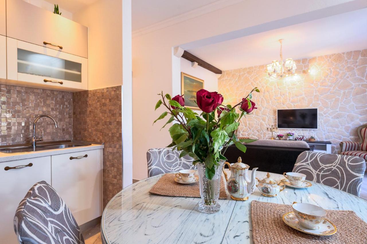 Villa Capitis In The Center- Luxury Apartment With Swimming Pool Хвар Екстер'єр фото