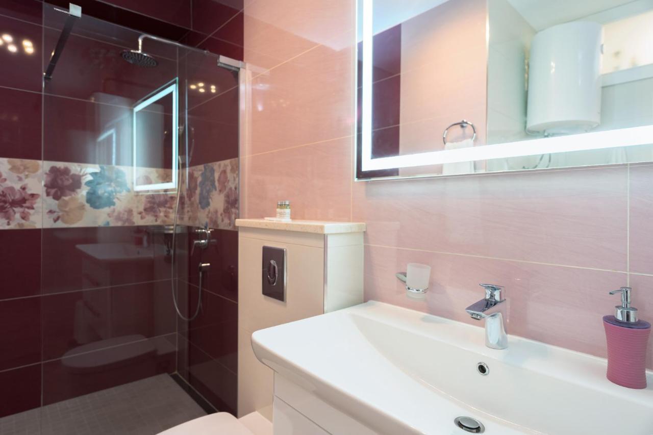 Villa Capitis In The Center- Luxury Apartment With Swimming Pool Хвар Екстер'єр фото