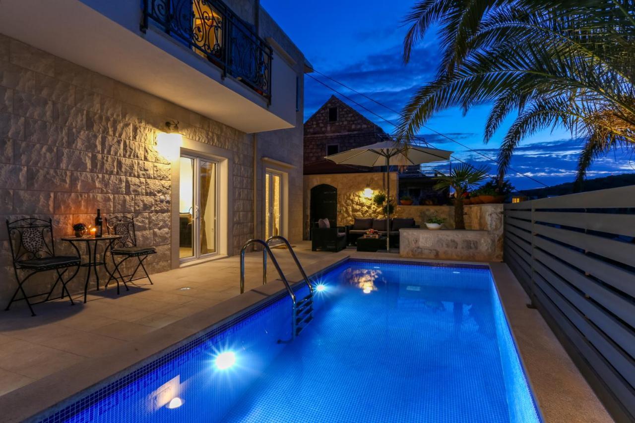 Villa Capitis In The Center- Luxury Apartment With Swimming Pool Хвар Екстер'єр фото
