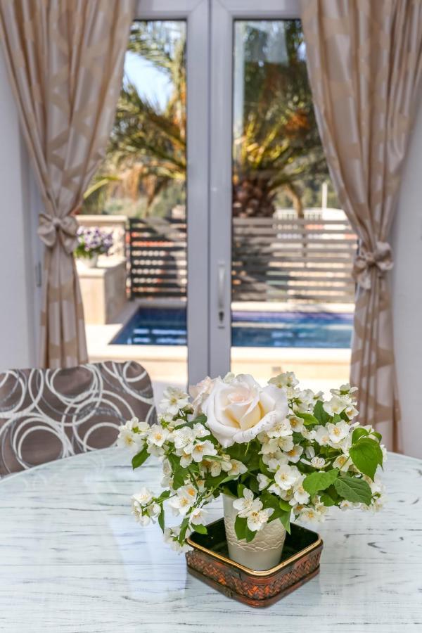 Villa Capitis In The Center- Luxury Apartment With Swimming Pool Хвар Екстер'єр фото